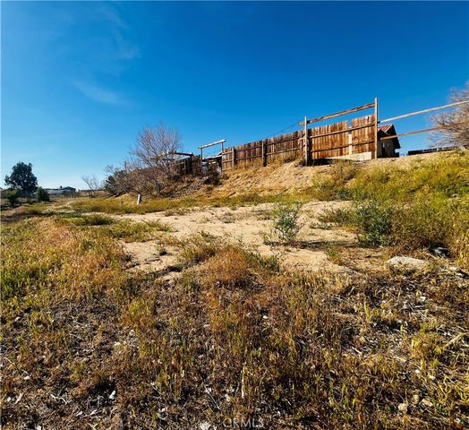 16315 Winona, Victorville, CA 92395