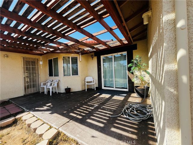 16315 Winona, Victorville, CA 92395