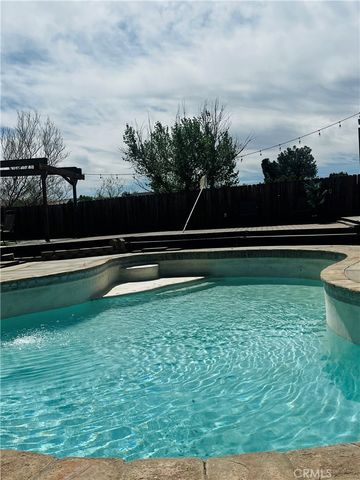 16315 Winona, Victorville, CA 92395