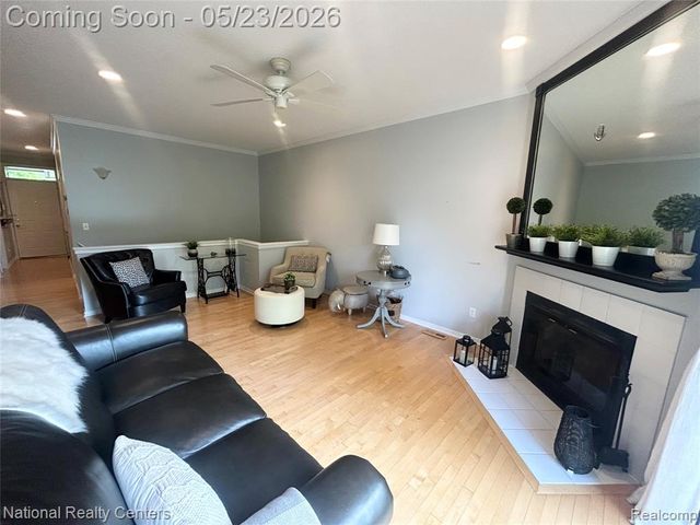 41835 Primrose Drive, Novi, MI 48377