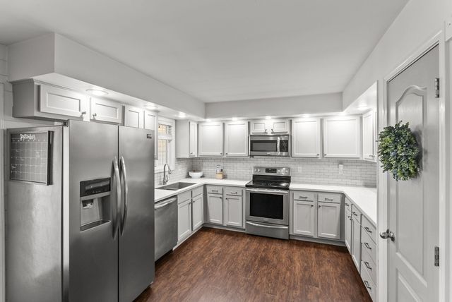 2008 Collins Lane, Lawrenceburg, KY 40342