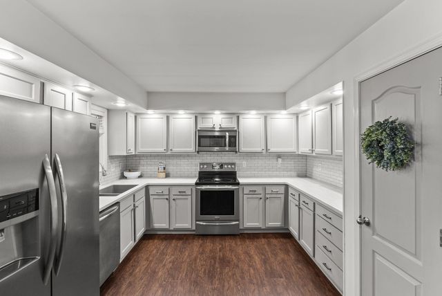 2008 Collins Lane, Lawrenceburg, KY 40342