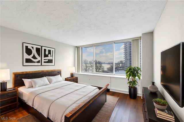 12700 Lake Avenue 801, Lakewood, OH 44107