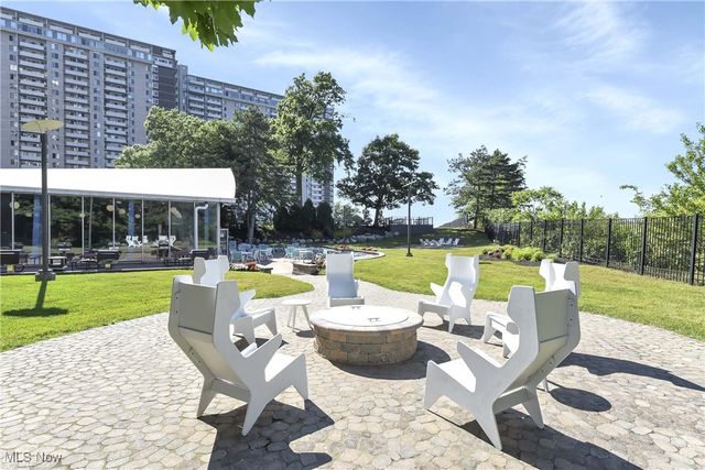 12700 Lake Avenue 801, Lakewood, OH 44107