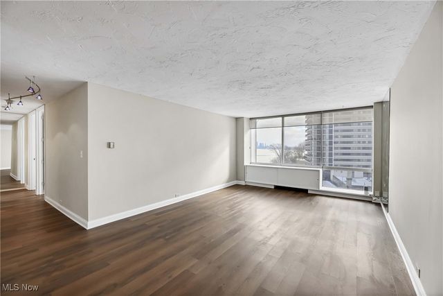 12700 Lake Avenue 801, Lakewood, OH 44107