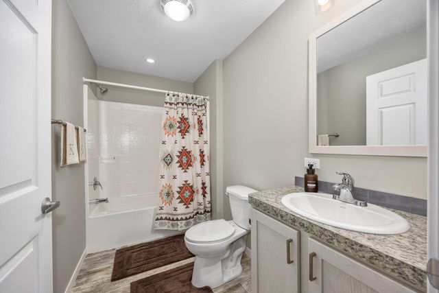 5221 Hollow Lane, Holland, MI 49423