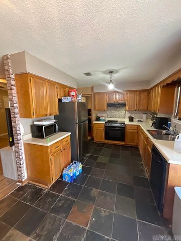 9 Mockingbird Lane, Conway, AR 72032