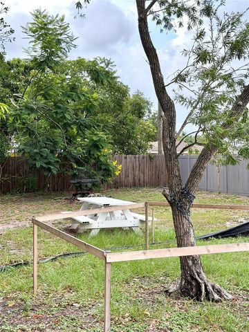 2101 ROSE STREET, Sarasota, FL 34239