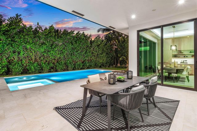 212 NW 18th Street, Delray Beach, FL 33444