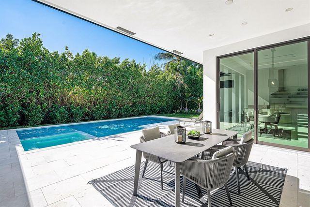 212 NW 18th Street, Delray Beach, FL 33444