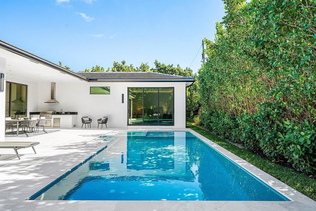 212 NW 18th Street, Delray Beach, FL 33444