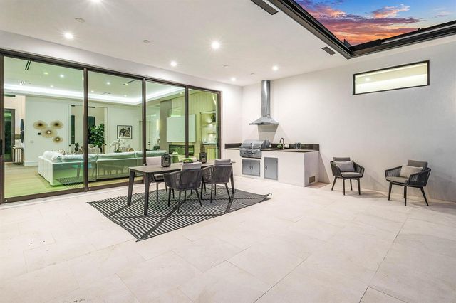 212 NW 18th Street, Delray Beach, FL 33444
