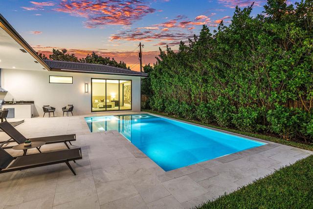 212 NW 18th Street, Delray Beach, FL 33444