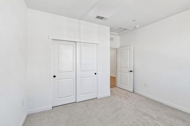 209 Tuxedo Cir, Sacramento, CA 95835