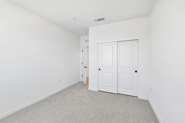 209 Tuxedo Cir, Sacramento, CA 95835