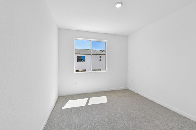 209 Tuxedo Cir, Sacramento, CA 95835
