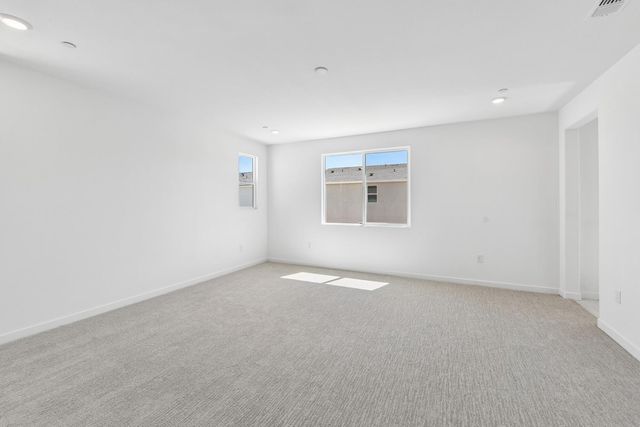 209 Tuxedo Cir, Sacramento, CA 95835