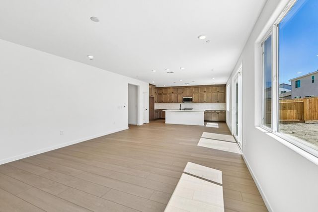 209 Tuxedo Cir, Sacramento, CA 95835