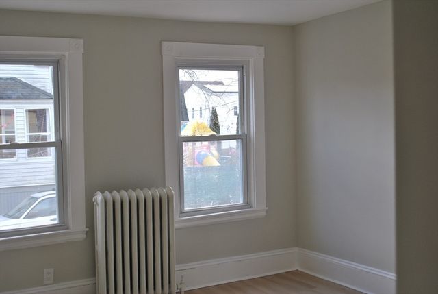 105 Sycamore St, New Bedford, MA 02740