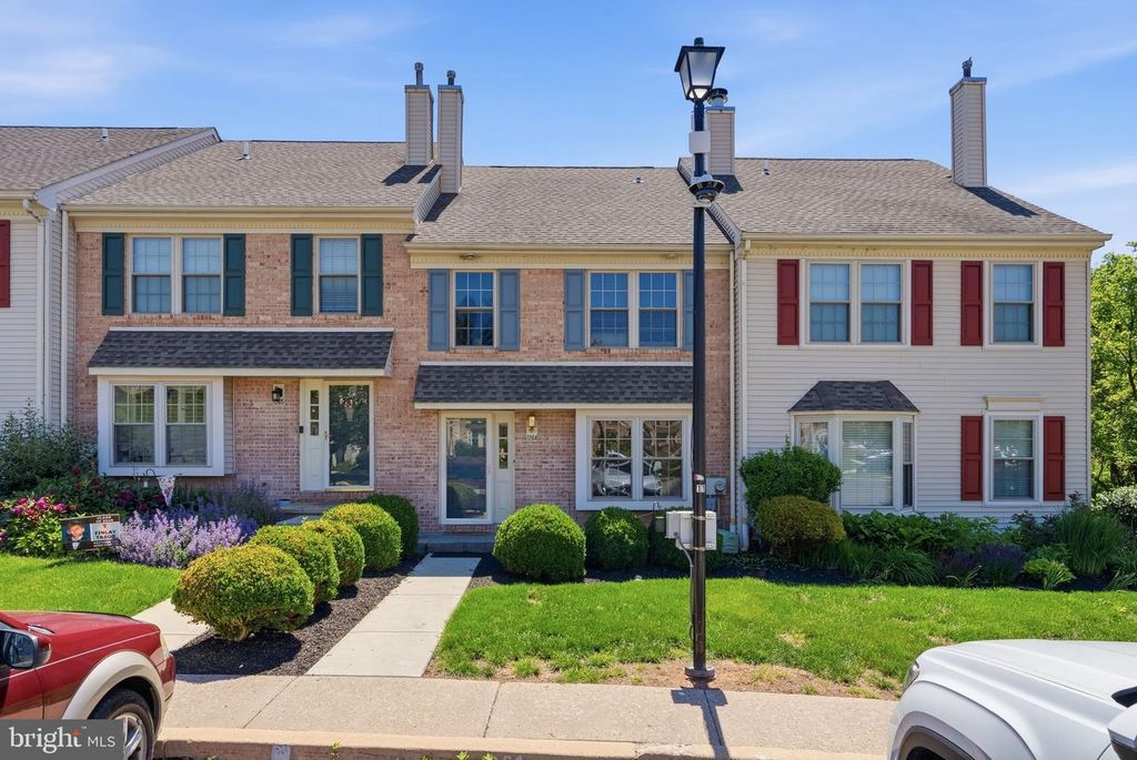1264 MAPLE GLEN CIR, Pottstown, PA 19464