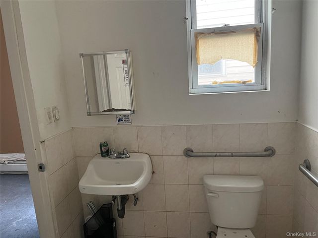 9307 Roosevelt Avenue, Jackson Heights, NY 11372