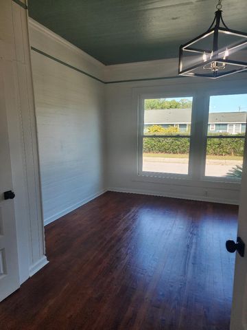 1323 N 6th Avenue, Pensacola, FL 32503