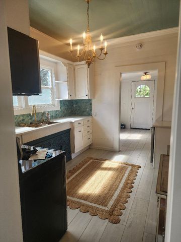 1323 N 6th Avenue, Pensacola, FL 32503