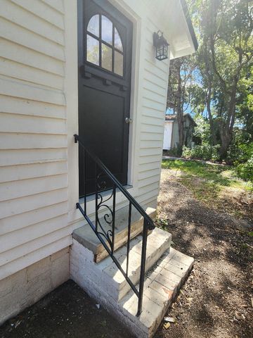 1323 N 6th Avenue, Pensacola, FL 32503