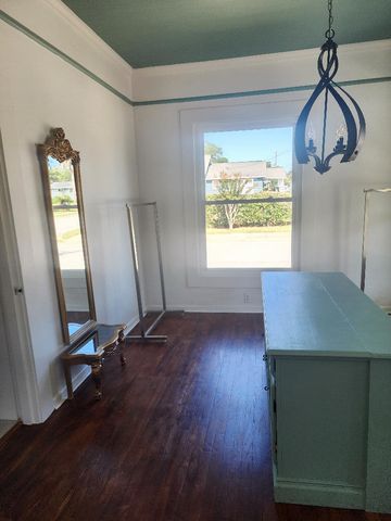 1323 N 6th Avenue, Pensacola, FL 32503