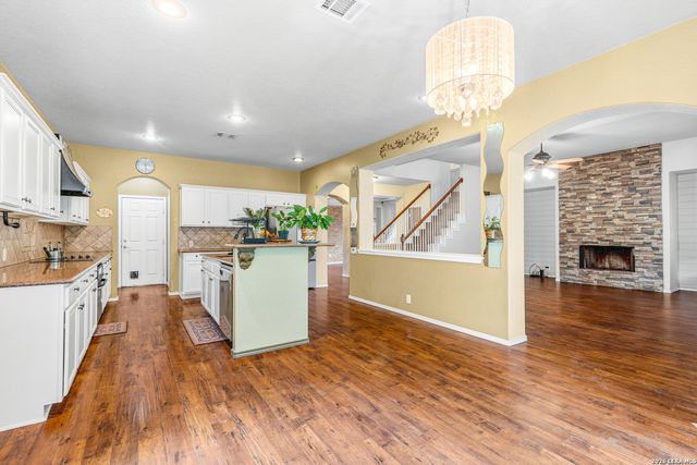 495 HOLLIWELL BRG, Schertz, TX 78154