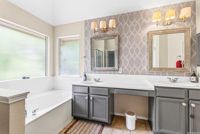 495 HOLLIWELL BRG, Schertz, TX 78154