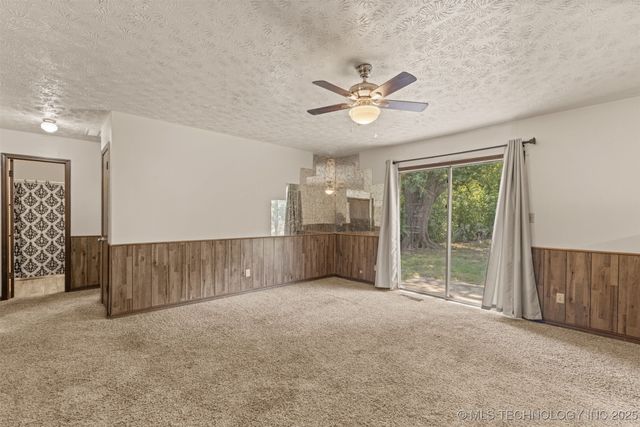 1005 SW 3rd Street, Wagoner, OK 74467