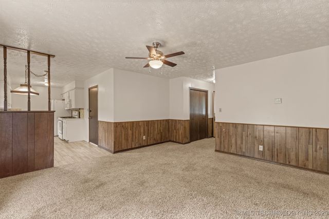 1005 SW 3rd Street, Wagoner, OK 74467