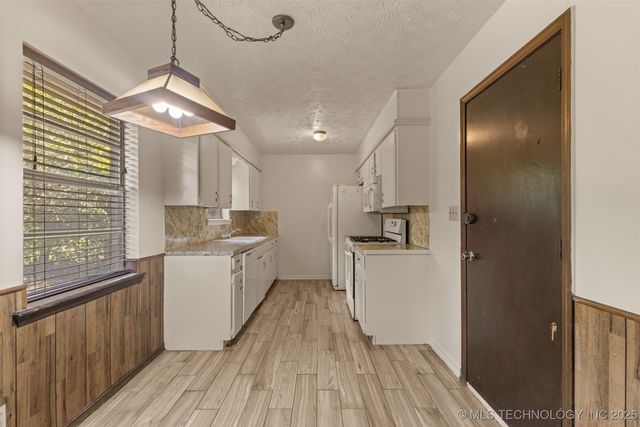 1005 SW 3rd Street, Wagoner, OK 74467