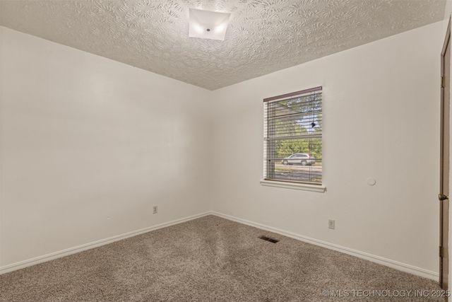 1005 SW 3rd Street, Wagoner, OK 74467