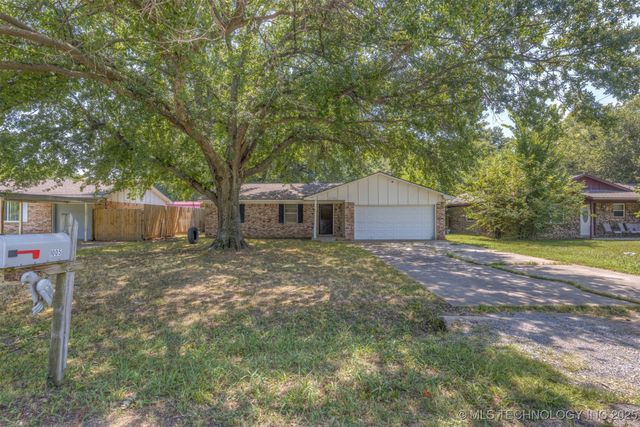 1005 SW 3rd Street, Wagoner, OK 74467