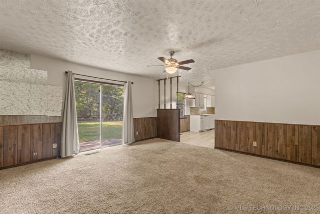 1005 SW 3rd Street, Wagoner, OK 74467