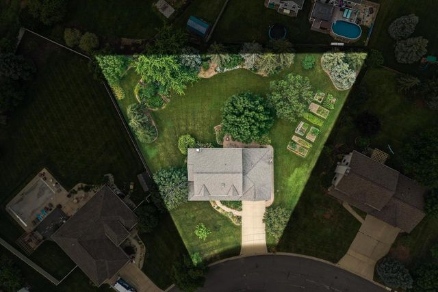 1388 GRAYSTONE COURT, De Pere, WI 54115