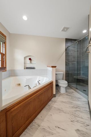 1388 GRAYSTONE COURT, De Pere, WI 54115