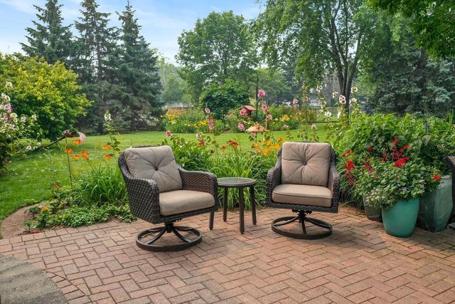 1388 GRAYSTONE COURT, De Pere, WI 54115