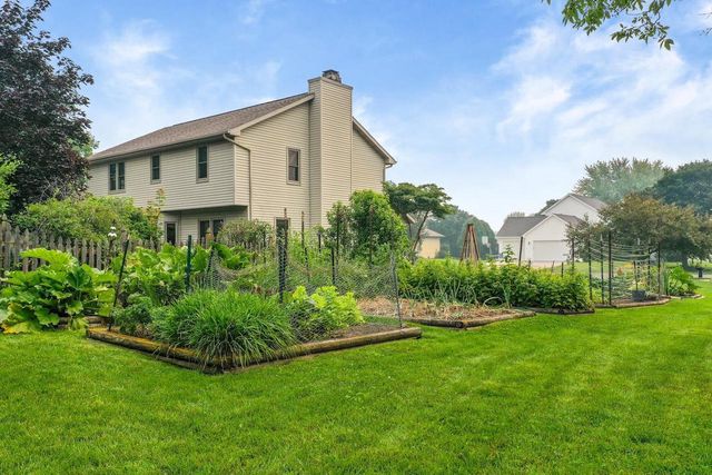 1388 GRAYSTONE COURT, De Pere, WI 54115