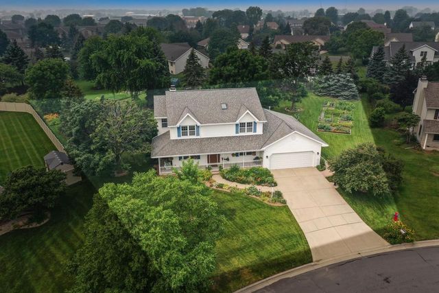 1388 GRAYSTONE COURT, De Pere, WI 54115