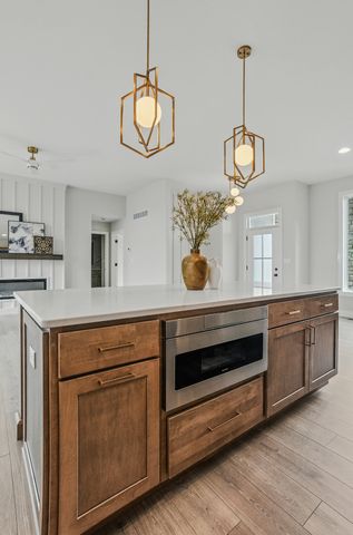 4725 STAYTON FERRY CIR, Columbia, MO 65201