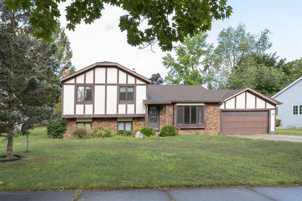 708 Novak Lane, Big Rapids, MI 49307