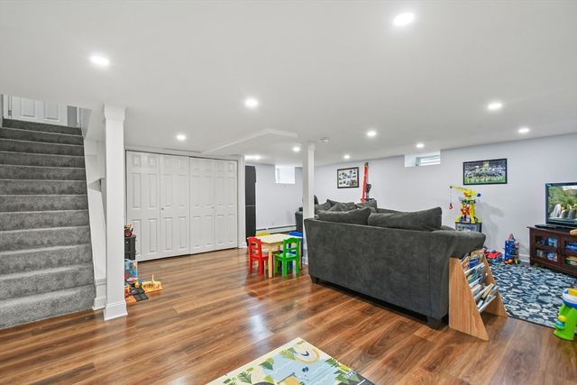 293 Harrington Way, Worcester, MA 01604