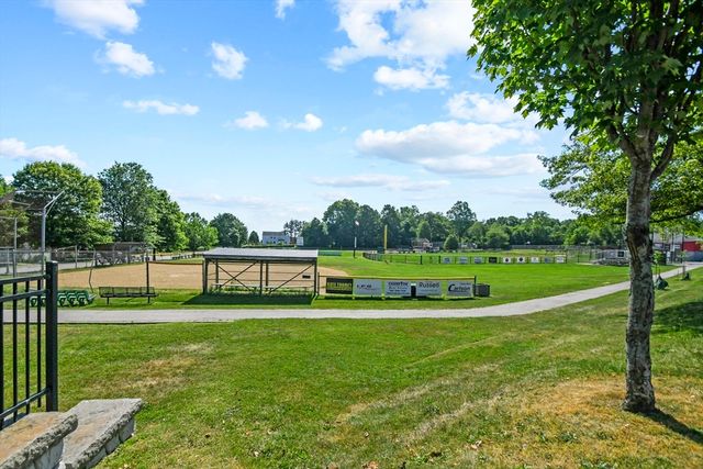 293 Harrington Way, Worcester, MA 01604