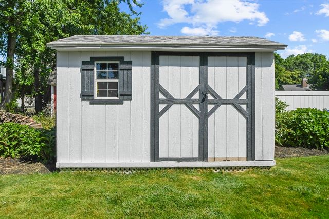 293 Harrington Way, Worcester, MA 01604