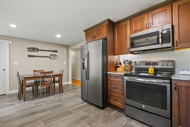 293 Harrington Way, Worcester, MA 01604