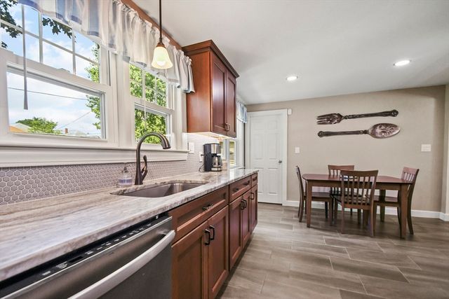 293 Harrington Way, Worcester, MA 01604