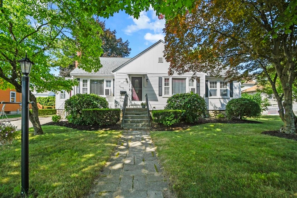 293 Harrington Way, Worcester, MA 01604